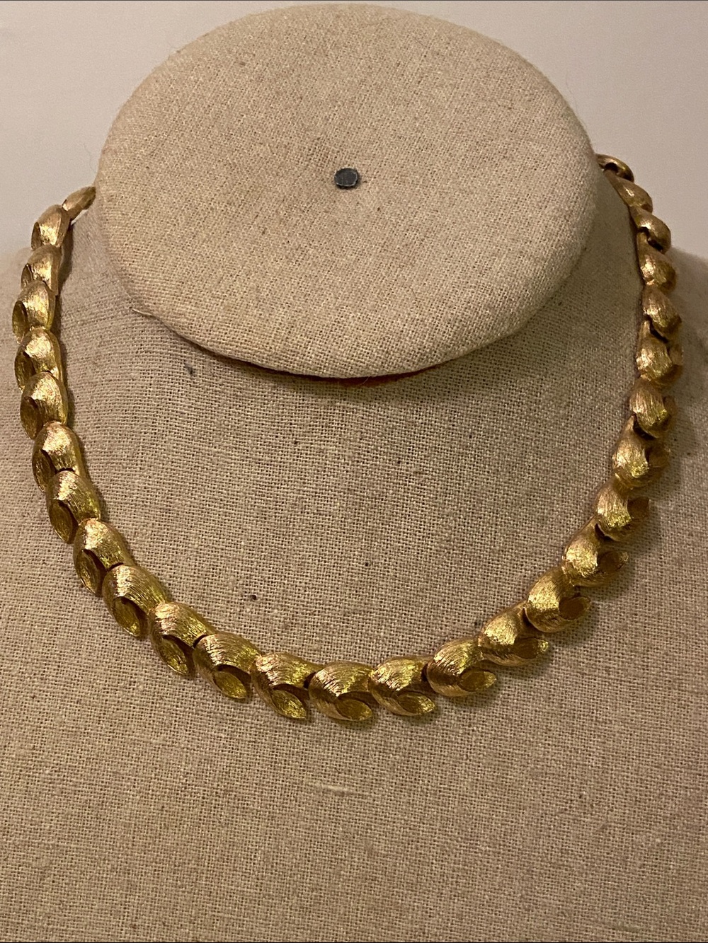 VTG MONET Gold Link Necklace - Elegant Chocker 16”